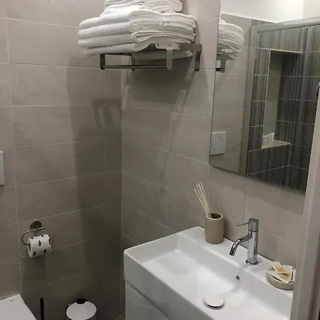 Dg Sicily Πανσιόν 3*